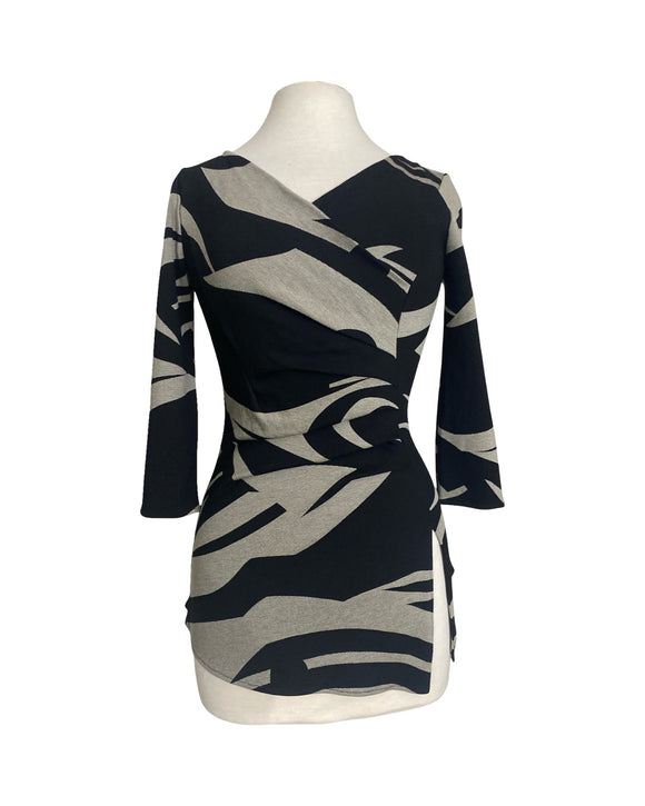 PETRA Crossover with Pleated Side 3/4 Sleeves Printed Stretch Jersey Top