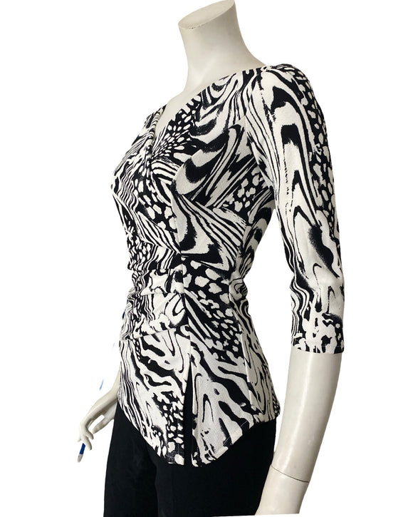 EFFIE2 Crossover with Pleated Side 3/4 Sleeves Printed Stretch Jersey Top