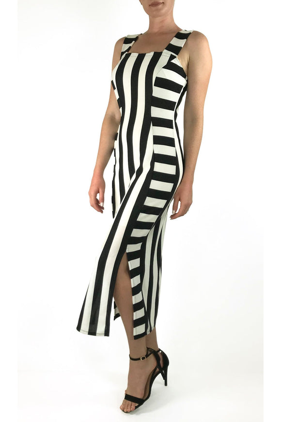 ELANA KATTAN | KARINA Sleeveless Princess Seam Fitted Striped Long Dress Elana Kattan ELANA KATTAN | KARINA Sleeveless Princess Seam Fitted Striped Long Dress Elana Kattan